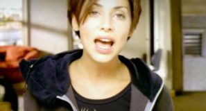 Natalie Imbruglia - Torn - Official Music Video