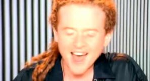 Simply Red - Something Got Me Started - Official Music Video