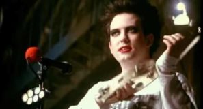 The Cure – Friday I’m In Love